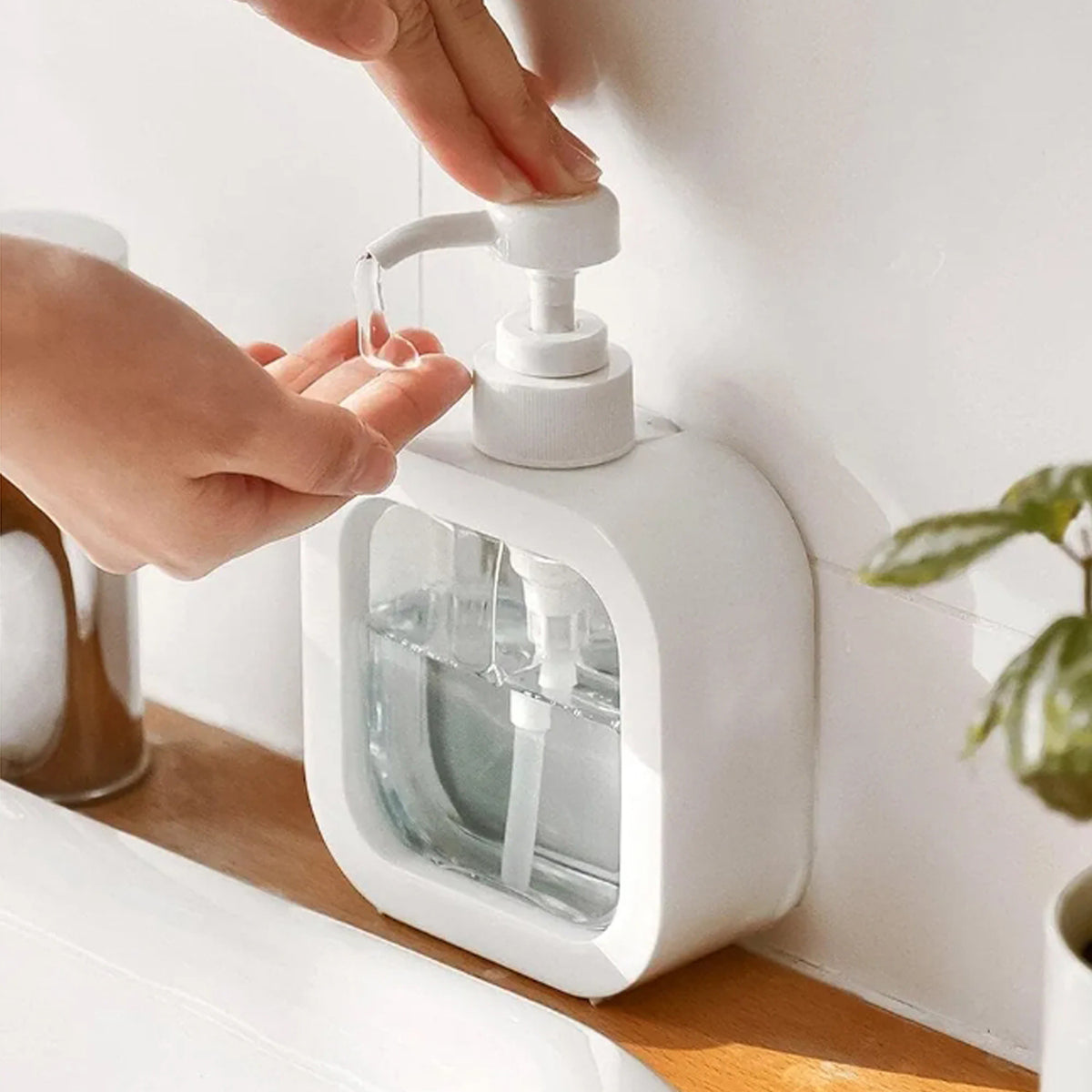 Snap Sink Dispenser Plastic Clear Empty Pump Lotion Bottles (1 Set)