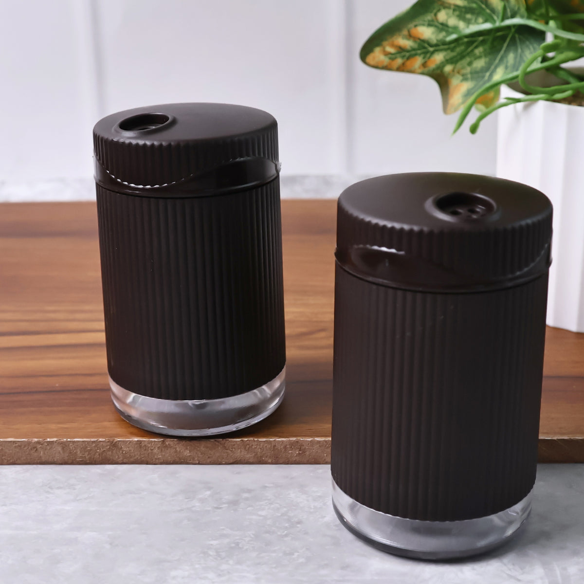 Supermom Linoo Salt  Pepper Dispenser Set (2 Pc)