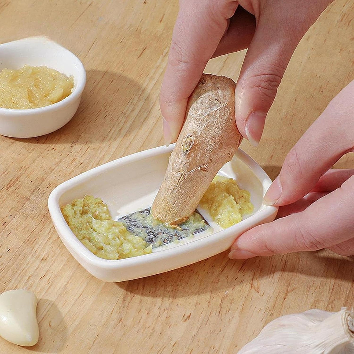 Multipurpose Garlic Ginger Grinding Plate (1 Pc)